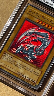 YuGiOh 2002 Blue-Eyes White Dragon SDK-001 Kaiba FOIL SHIFT MISPRINT ERROR CGC 2-image