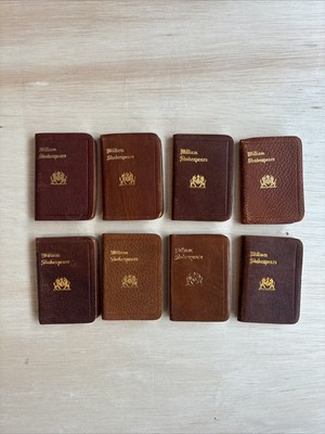 ANTIQUE 1920s Knickerbocker Leather & Novelty Co. Shakespeare 8 Mini Book Set-image