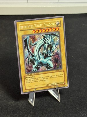 Yugioh Blue-Eyes White Dragon FL1-EN001 Secret Rare Limited Edition LP -image
