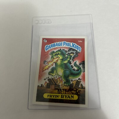 1985 TOPPS GARBAGE PAIL KIDS FRYIN RYAN # 54a CARD STICKER GODZILLA-image