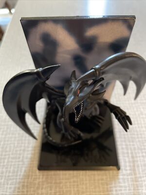 NECA Yu-Gi-Oh - Red Eyes Black Dragon with Deluxe Display 3 3/4