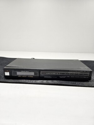 Fisher FM-226 Stereo Synthesizer Tuner - Used, Working Condition-image