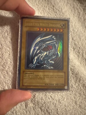 Yugioh Blue Eyes White Dragon Holo Ready To Be Graded-image