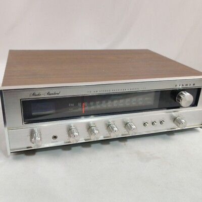 Fisher Model 132 AM/FM Stereo Receiver (Doesn't Power On) FOR PARTS-image