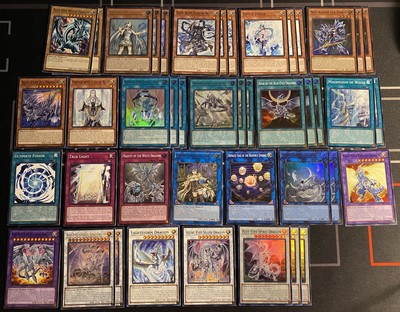 Blue-Eyes White Dragon Deck Yu-Gi-Oh! TCG / Maiden in White, Neo Kaiser Sea Hors-image