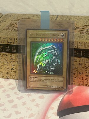 Blue-Eyes White Dragon - SDK-001 - Ultra Rare - Unlimited - LP (Full Holo Foil)-image